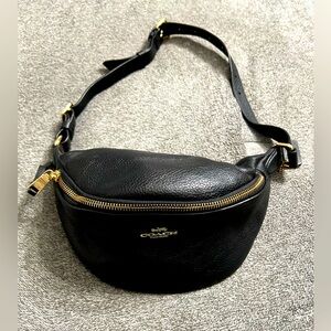 Coach pebbled leather fannypack waist bag